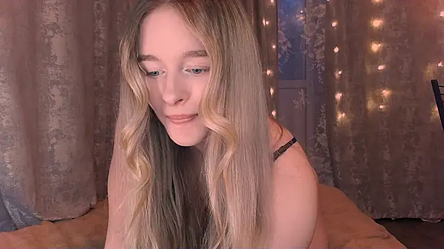 Snapshot of Eva_Jaya chatting on December 22, 2024, 1:11 pm Eva Jaya online show from December 22, 2024, 1:11 pm