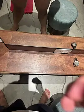 versatile guy01 online show from September 26, 2025, 5:50 pm