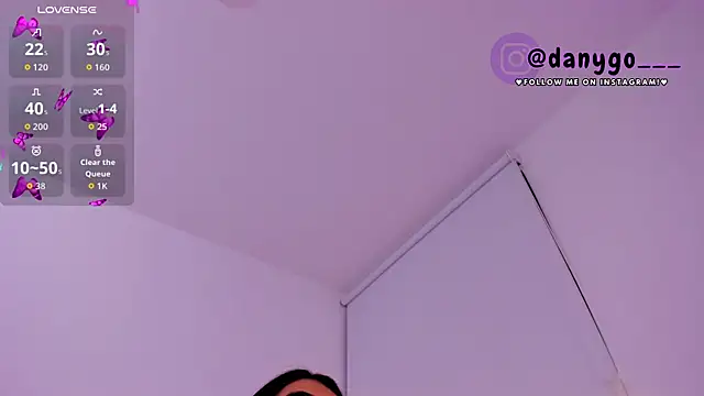 ZarianaEvanz online show from November 3, 2025, 11:04 pm