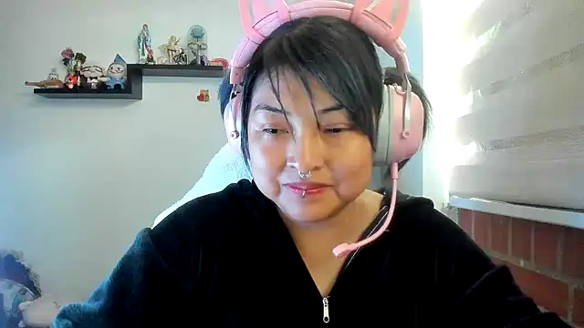 Shaddycute  online show from May 25, 2026, 12:33 pm