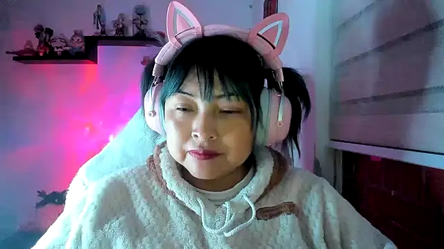 Shaddycute  online show from June 4, 2026, 2:39 am