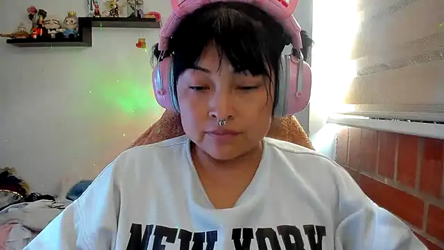 Shaddycute  online show from July 7, 2026, 3:27 pm