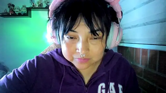 Shaddycute  online show from July 9, 2026, 1:09 am