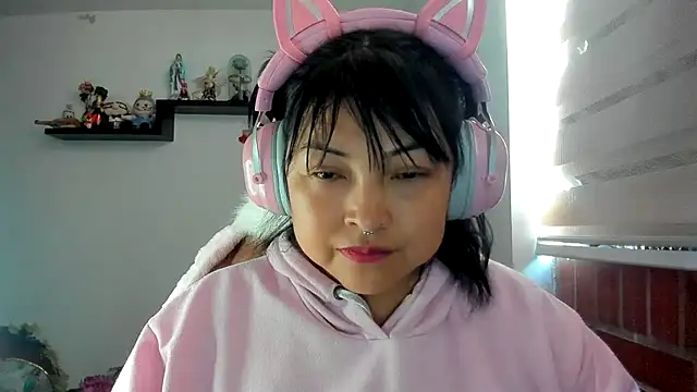 Shaddycute  online show from August 3, 2026, 12:32 pm