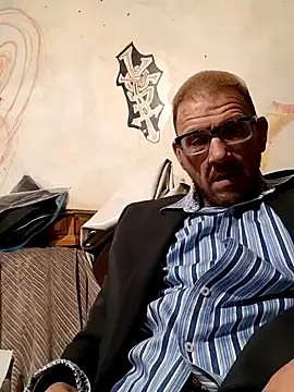 Snapshot of gettinit2wice chatting on December 17, 2024, 2:55 pm gettinit2wice online show from December 17, 2024, 2:55 pm