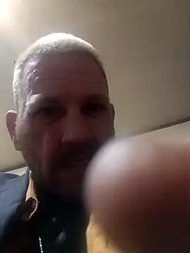 Snapshot of gettinit2wice chatting on December 18, 2024, 9:25 am gettinit2wice online show from December 18, 2024, 9:25 am