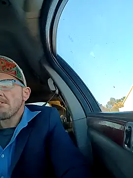 Snapshot of gettinit2wice chatting on January 16, 2025, 3:24 pm gettinit2wice online show from January 16, 2025, 3:24 pm