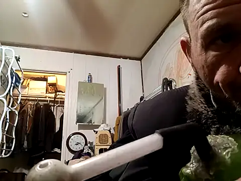 Snapshot of gettinit2wice chatting on February 16, 2025, 5:04 pm gettinit2wice online show from February 16, 2025, 5:04 pm