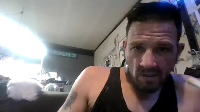 gettinit2wice online show from October 31, 2025, 8:54 pm