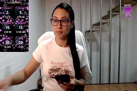 Jessie Desire online show from November 18, 2025, 1:22 am