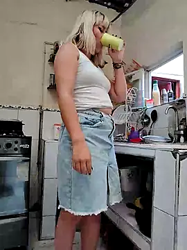 florecita9 online show from February 11, 2025, 1:30 pm