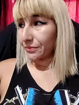 florecita9 online show from February 24, 2025, 7:41 pm