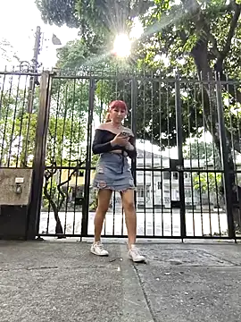 florecita9 online show from December 13, 2025, 7:53 pm