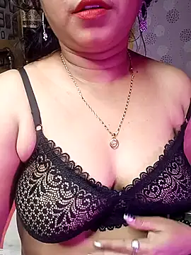 Snapshot of ella_mariya chatting on December 6, 2024, 7:56 pm ella mariya online show from December 6, 2024, 7:56 pm