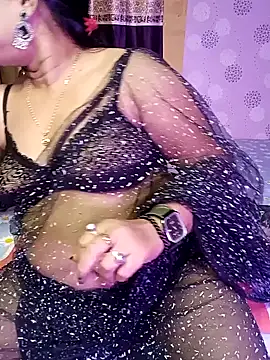 Snapshot of ella_mariya chatting on December 7, 2024, 9:28 am ella mariya online show from December 7, 2024, 9:28 am