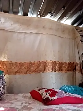 hoittytoittyxx online show from February 12, 2026, 8:09 am