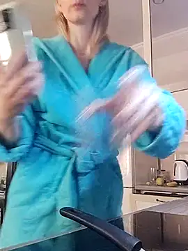 Snapshot of AvelinaLeoni chatting on March 18, 2025, 5:41 am AvelinaLeoni online show from March 18, 2025, 5:41 am