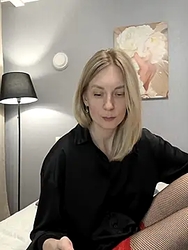 Snapshot of AvelinaLeoni chatting on October 7, 2025, 7:16 am AvelinaLeoni online show from October 7, 2025, 7:16 am