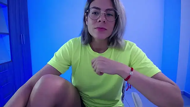 candydowson1 online show from October 28, 2025, 12:52 pm