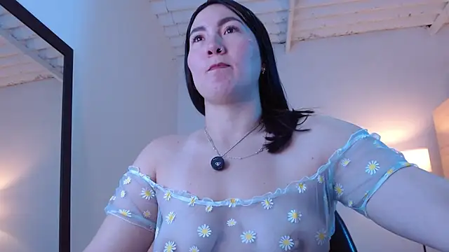 Elle Lee  online show from March 30, 2026, 5:14 pm