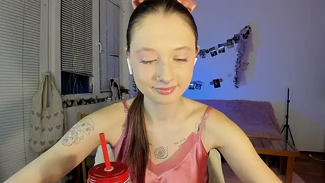 Snapshot of Jenny_darling_love chatting on January 9, 2025, 7:08 pm Jenny darling love online show from January 9, 2025, 7:08 pm