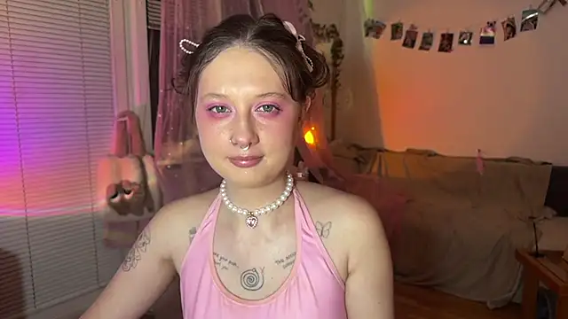 Snapshot of Jenny_darling_love chatting on July 19, 2026, 7:06 pm Jenny darling love online show from July 19, 2026, 7:06 pm
