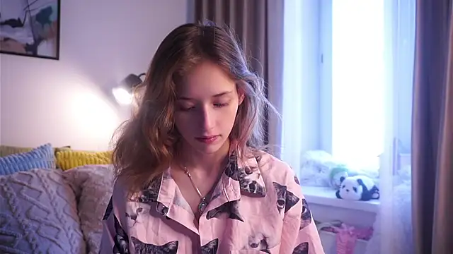 EdlinHargus online show from November 1, 2025, 5:53 am