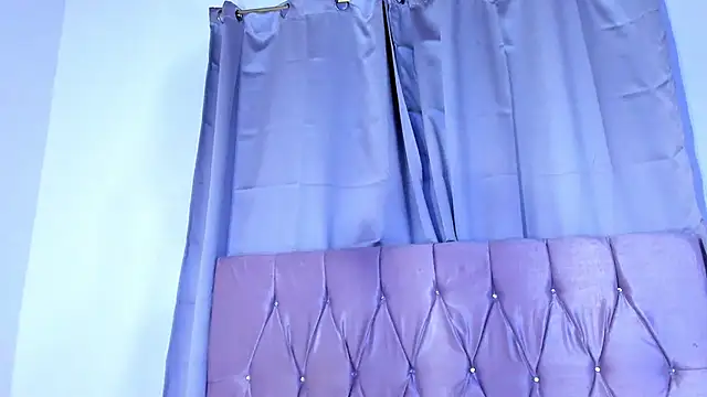 Snapshot of Ashley_piinkk_ chatting on February 2, 2025, 4:59 am Ashley piinkk  online show from February 2, 2025, 4:59 am