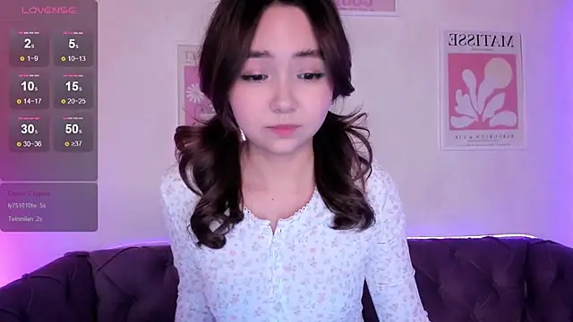 Snapshot of Fluffy_Rose chatting on February 8, 2025, 11:33 am Fluffy Rose online show from February 8, 2025, 11:33 am