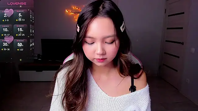 Snapshot of Fluffy_Rose chatting on October 6, 2025, 3:09 pm Fluffy Rose online show from October 6, 2025, 3:09 pm