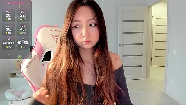Fluffy Rose online show from May 10, 2026, 8:08 am