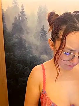 ladoucedu34 online show from March 16, 2026, 4:11 pm