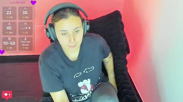 bonnie moon  online show from February 4, 2026, 5:52 pm