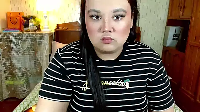 GiannaLopezSmith online show from January 11, 2025, 11:45 am