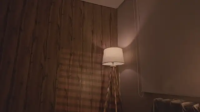 Snapshot of MariMaddison chatting on November 20, 2025, 8:19 pm MariMaddison online show from November 20, 2025, 8:19 pm