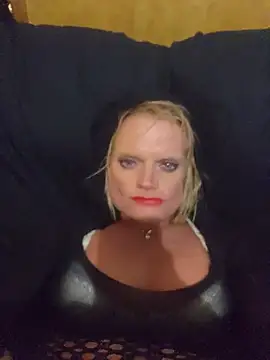 Snapshot of cumlovinsissy chatting on July 19, 2026, 8:56 pm cumlovinsissy online show from July 19, 2026, 8:56 pm