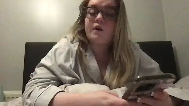 honeyyy24 online show from September 20, 2025, 11:50 pm