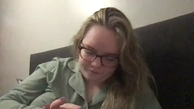 honeyyy24 online show from February 22, 2026, 11:25 pm