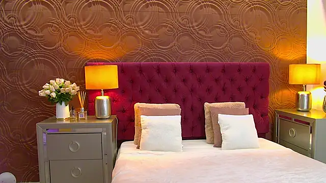 IrisMonn online show from November 18, 2025, 6:18 am