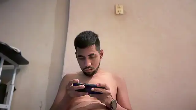 Snapshot of EnriquePersian197 chatting on January 19, 2025, 10:06 pm EnriquePersian197 online show from January 19, 2025, 10:06 pm