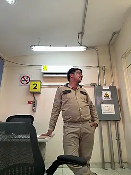 Snapshot of EnriquePersian197 chatting on March 8, 2025, 12:11 am EnriquePersian197 online show from March 8, 2025, 12:11 am