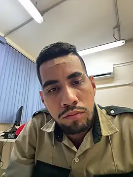 Snapshot of EnriquePersian197 chatting on March 8, 2025, 3:28 am EnriquePersian197 online show from March 8, 2025, 3:28 am