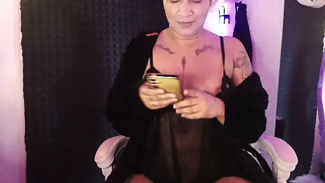 Snapshot of Jaylaloveofficial chatting on February 8, 2025, 10:29 am Jaylaloveofficial online show from February 8, 2025, 10:29 am