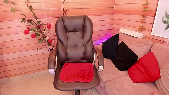 marien thomson  online show from March 15, 2025, 10:55 pm