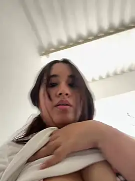 melyescobar online show from March 1, 2025, 3:16 pm