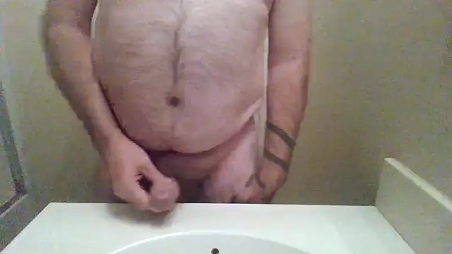 Snapshot of WatchinU82 chatting on November 8, 2025, 5:18 am WatchinU82 online show from November 8, 2025, 5:18 am