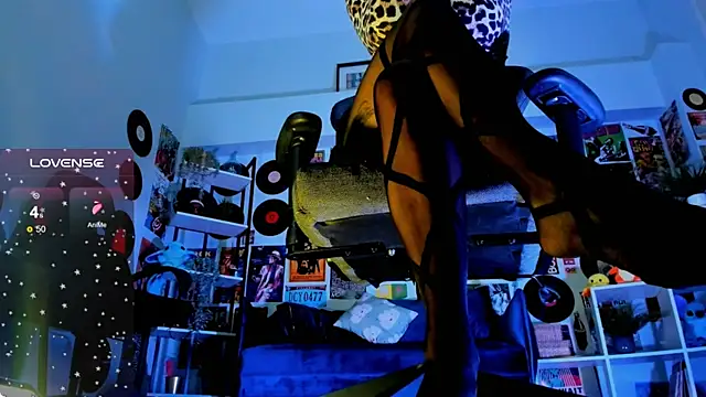 LadyIzabel online show from December 19, 2024, 11:50 am