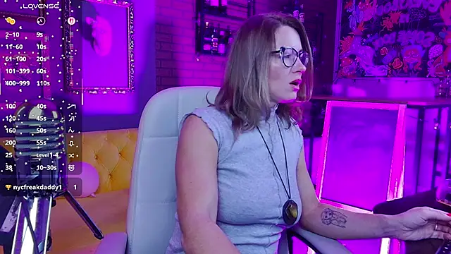 LadyIzabel online show from November 13, 2025, 6:01 am