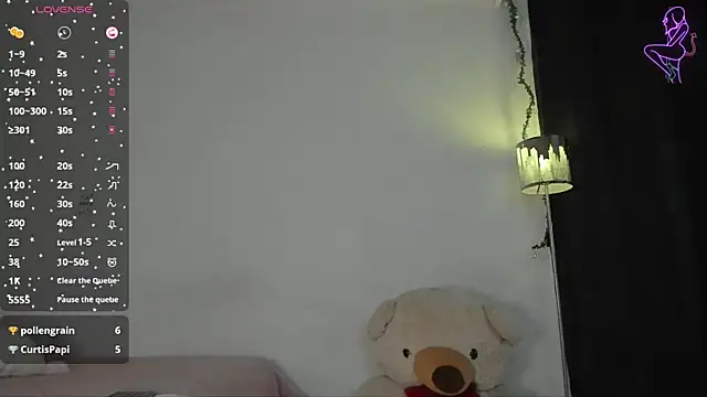 Lunadahia online show from March 13, 2025, 6:56 pm