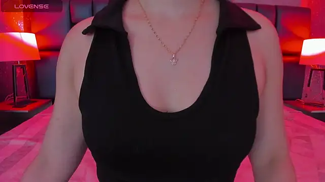 ELIZABETT  online show from December 6, 2024, 1:11 pm